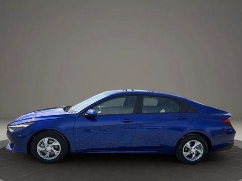 Used 2023 Hyundai Elantra SE FWD image 4
