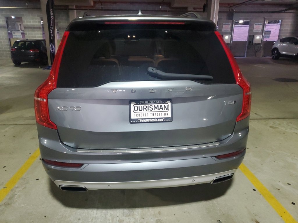 Used 2017 Volvo XC90 T6 Momentum w/ Vision Package AWD/4WD image 5