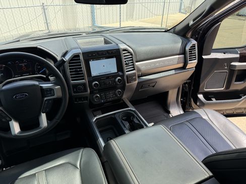 Used 2017 Ford F250 Platinum w/ Platinum Ultimate Package AWD/4WD image 29