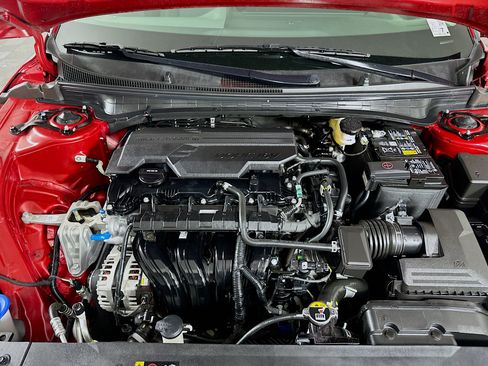 Used 2025 Kia K4 LXS image 31