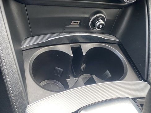 Used 2022 Alfa Romeo Stelvio Veloce image 32