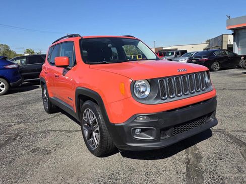 Used 2015 Jeep Renegade Latitude w/ Popular Equipment Group image 1
