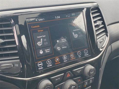 Used 2019 Jeep Grand Cherokee Altitude image 25