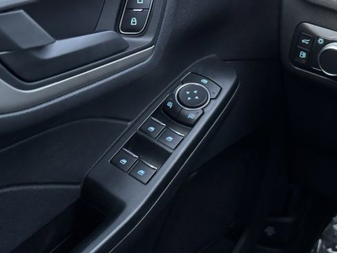 Certified 2022 Ford Escape SE w/ SE Sport Appearance Package image 31