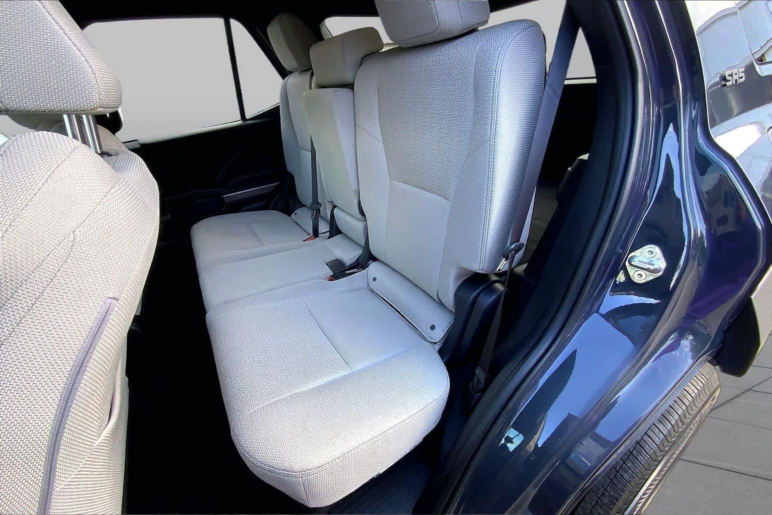 Used 2025 Toyota 4Runner SR5 AWD/4WD image 21