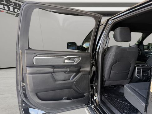 Used 2021 RAM 1500 4x4 Crew Cab image 6