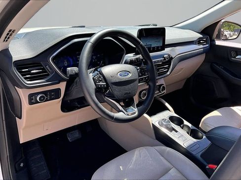 Used 2022 Ford Escape Titanium AWD/4WD image 17