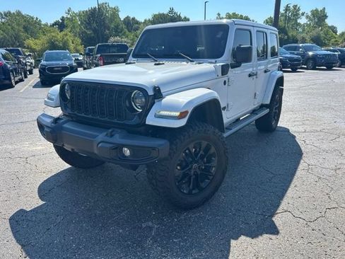 Used 2024 Jeep Wrangler Unlimited Sahara AWD/4WD image 1