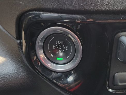 Used 2025 Chevrolet Silverado 2500 LT w/ Convenience Package AWD/4WD image 34