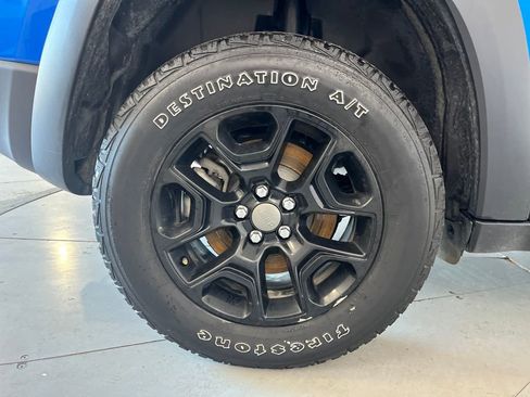 Used 2020 Jeep Cherokee Trailhawk w/ Cold Weather Group image 17