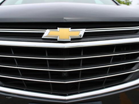 Used 2018 Chevrolet Equinox Premier image 19