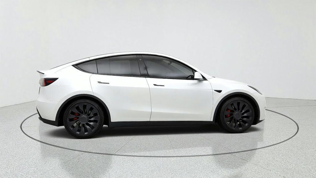 Used 2022 Tesla Model Y Performance AWD/4WD image 4