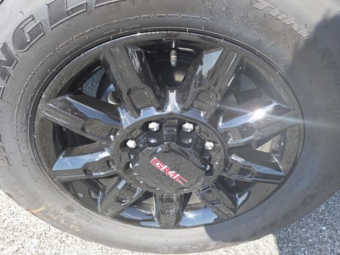 New 2026 GMC Sierra 2500 AT4 w/ AT4 Premium Plus Package AWD/4WD image 15