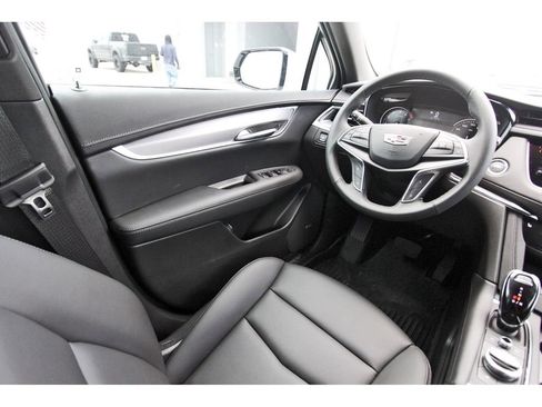 New 2026 Cadillac XT5 Luxury w/ LPO, Floor Liner Package AWD/4WD image 8