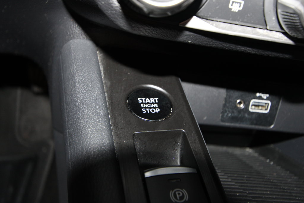 Used 2025 Nissan Kicks S FWD image 11