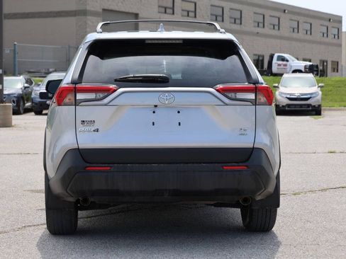 Used 2020 Toyota RAV4 LE AWD/4WD image 10
