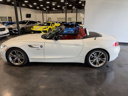 Used 2016 BMW Z4 sDrive35i RWD image 10
