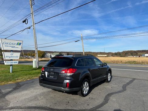 Used 2012 Subaru Outback 3.6R Premium image 11