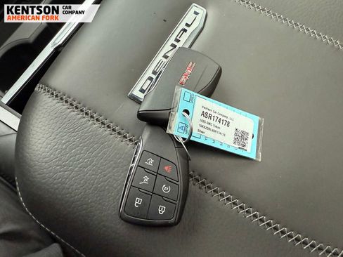 Used 2025 GMC Yukon Denali w/ Sun & Power Step Package image 46