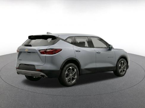 Used 2026 Chevrolet Blazer LT FWD image 9