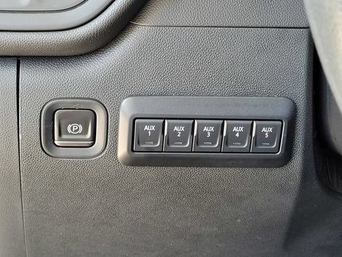 Used 2024 GMC Sierra 2500 Pro w/ Convenience Package RWD image 25