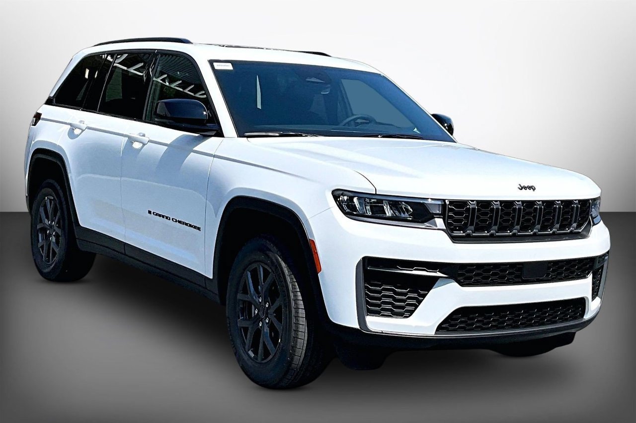 New 2027 Jeep Grand Cherokee Altitude AWD/4WD image 2