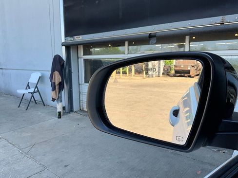 Used 2025 Jeep Compass Latitude image 18