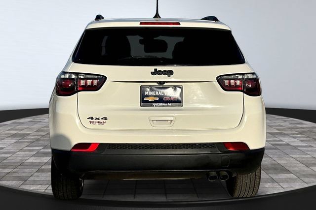 Used 2021 Jeep Compass Latitude AWD/4WD image 5