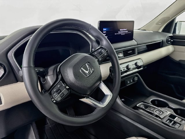 Used 2026 Honda Pilot Touring image 12