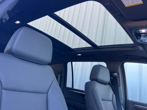 New 2026 Chevrolet Suburban Z71 w/ Comfort Package AWD/4WD image 15