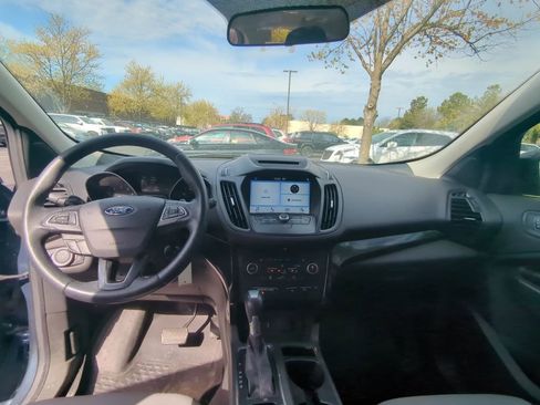 Used 2018 Ford Escape SE w/ SE Sport Appearance Package image 12