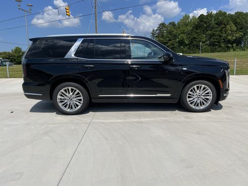 Used 2025 Cadillac Escalade Premium Luxury w/ Touring Package AWD/4WD image 9