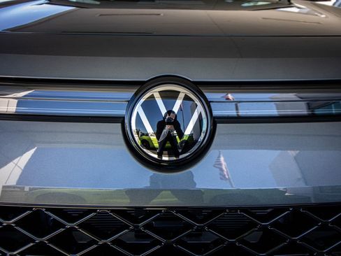 New 2026 Volkswagen Tiguan SE R-Line image 8