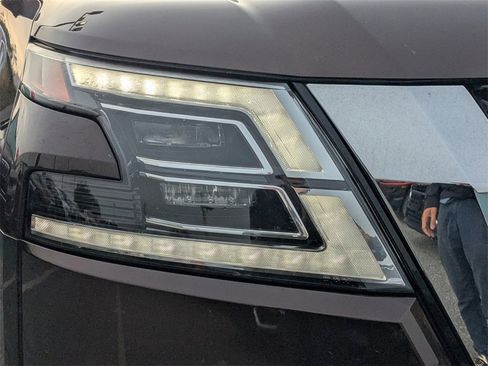 Used 2021 Nissan Armada SL w/ Captain's Chairs Package image 9