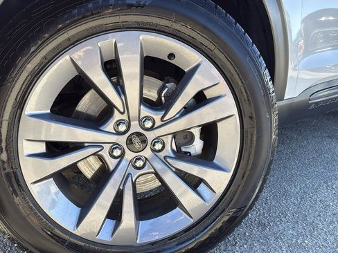 Certified 2023 Ford Explorer XLT w/ Equipment Group 202A image 5