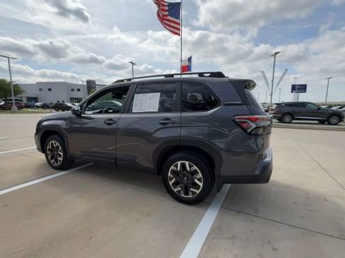 Used 2026 Subaru Forester Premium image 6