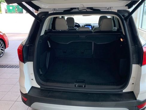 Used 2019 Ford Escape Titanium AWD/4WD image 9