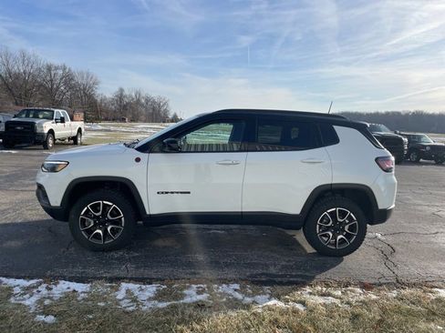 Used 2024 Jeep Compass Trailhawk w/ Trailhawk Elite Group image 10