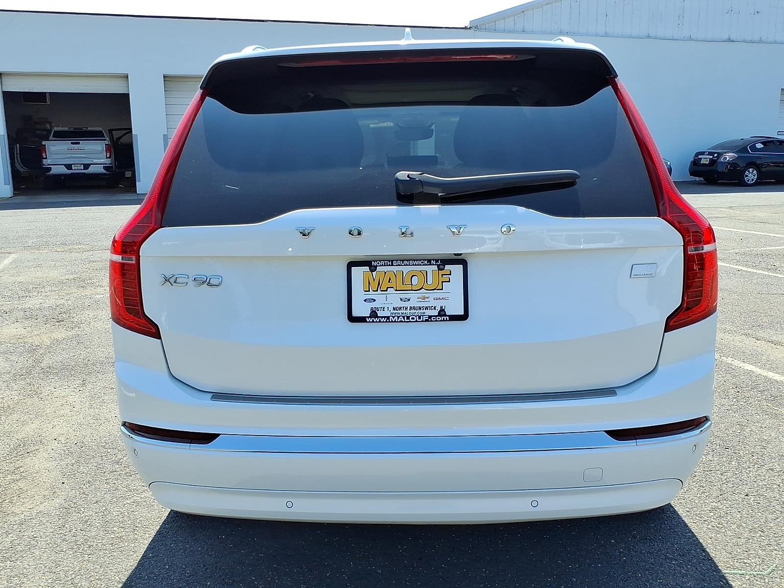 Used 2024 Volvo XC90 T8 Plus w/ Protection Package Premier AWD/4WD image 5