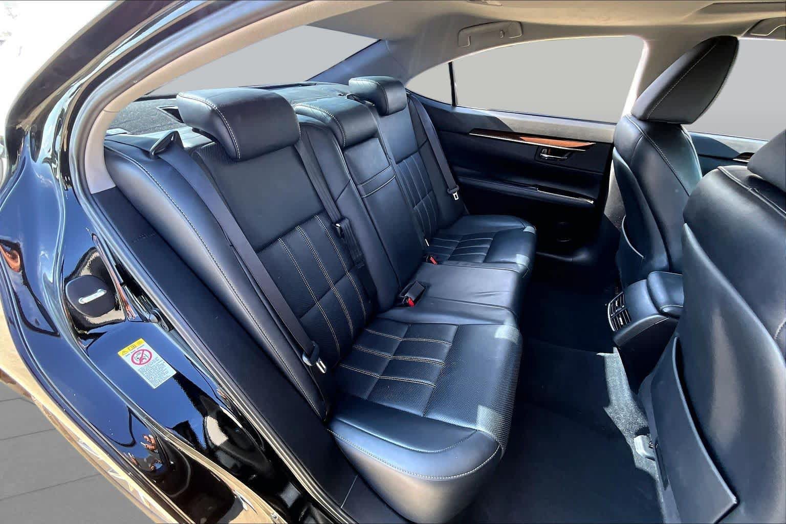 Used 2018 Lexus ES 350 w/ Luxury Package w/Wood Trim FWD image 17