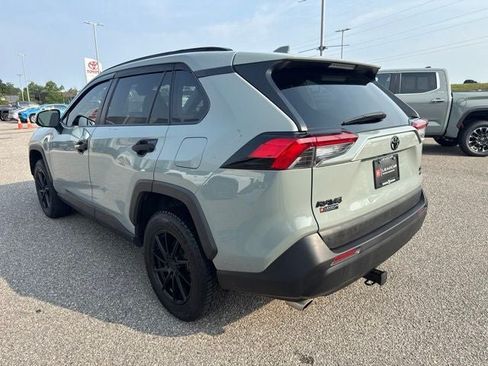 Used 2021 Toyota RAV4 XLE AWD/4WD image 9