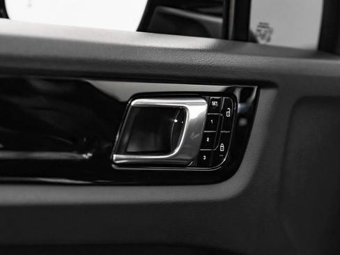 Used 2019 Porsche Cayenne image 36