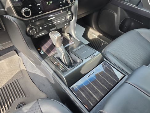 Used 2023 Lexus GX 460 Luxury w/ Accessory Package image 19