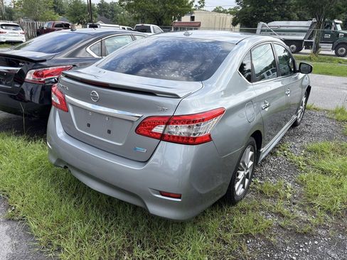 Used 2014 Nissan Sentra SR w/ SR Driver Package FWD image 9