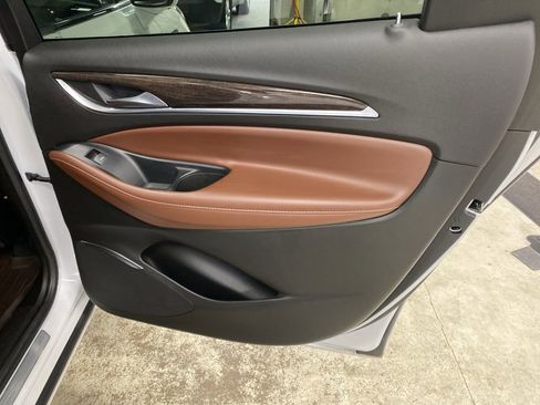 Used 2021 Buick Enclave Avenir w/ Avenir Technology Package image 27