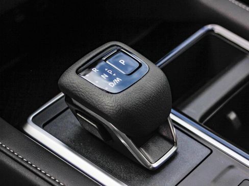 New 2025 Nissan Pathfinder SV w/ Black Appearance Package image 22