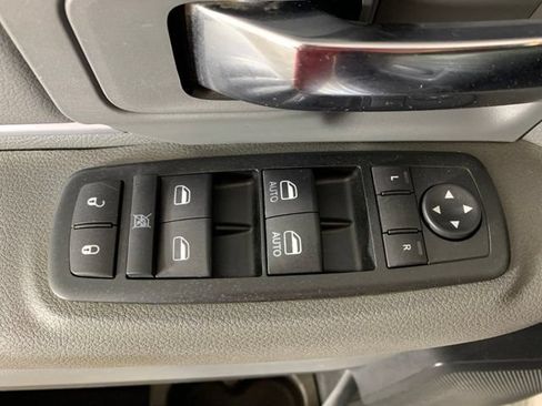 Used 2014 RAM 2500 SLT AWD/4WD image 27