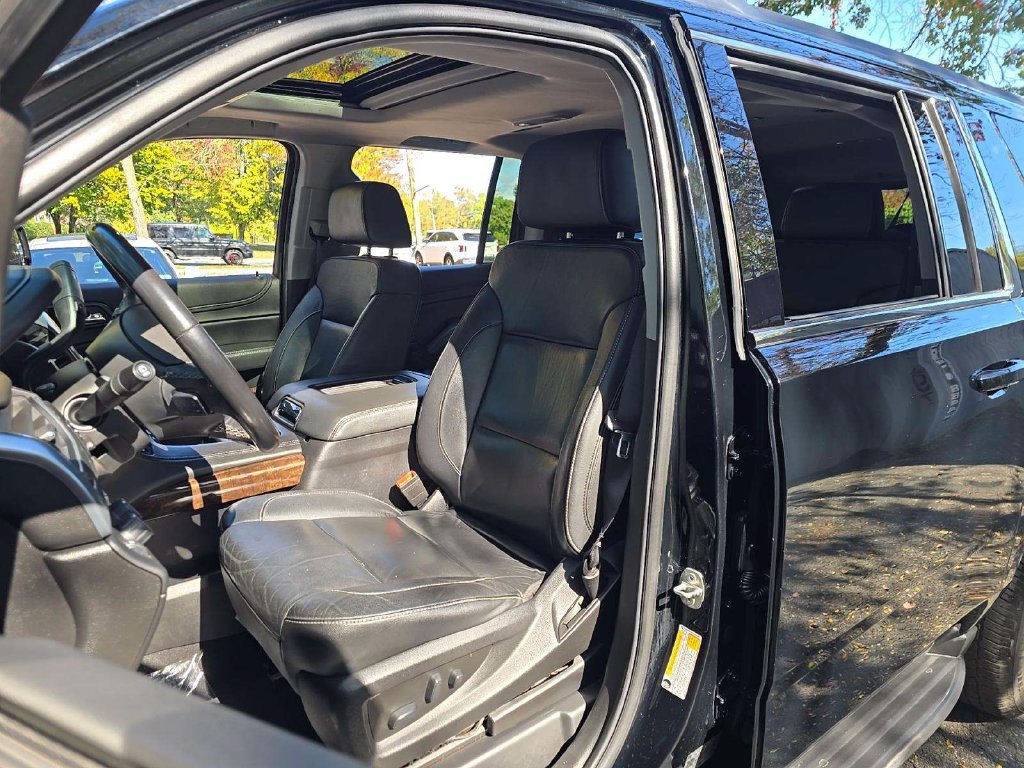 Used 2020 Chevrolet Suburban LT AWD/4WD image 2