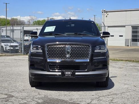 Used 2023 Lincoln Navigator Reserve image 4
