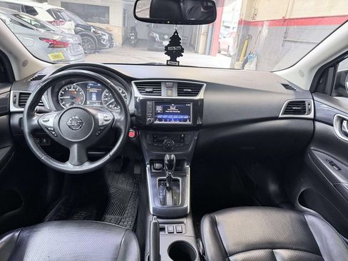 Used 2019 Nissan Sentra SR w/ Premium Package (SR) FWD image 14